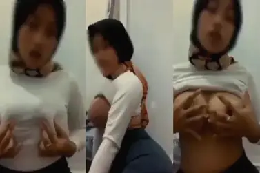 Bokep Hijab Remas Toket Gede Memek Basah poster