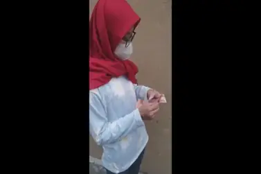 Bokep Jilbab Lokal Digenjot Brutal Di Taman 2026 poster